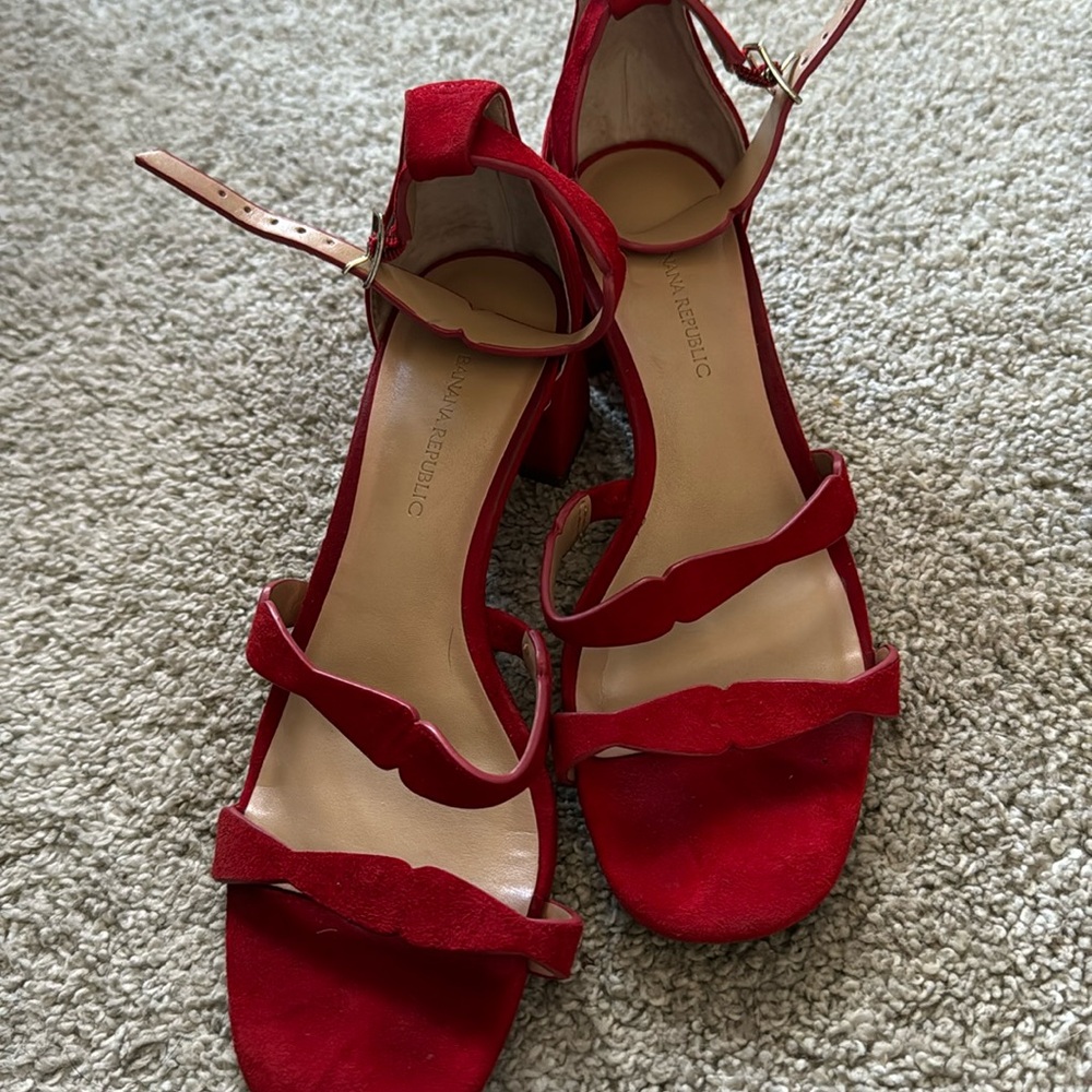 Banana Republic red suede low heels